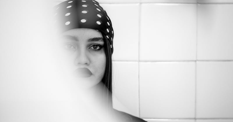 Ces petits vers noirs dans vos toilettes : le guide complet pour vous en débarrasser
