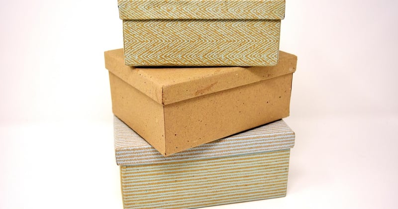 Construire une cabane en carton : le guide ludique qui ravit les enfants