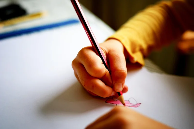 Et pour les enfants ? Peinture facile sans matériel toxique