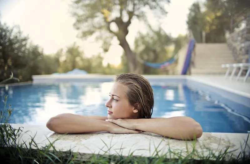 Piscine hors-sol vs enterrée : quelle différence fiscale ?